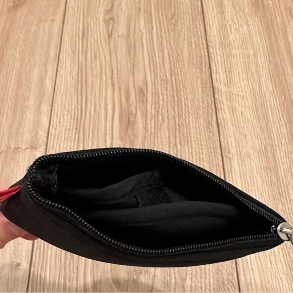 Virgin America Eye Mask and Carrying Case - Picture 3 of 6